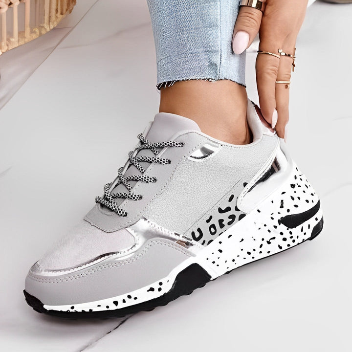 Consuelo | Zapatillas ortopédicas con cordones y suela gruesa