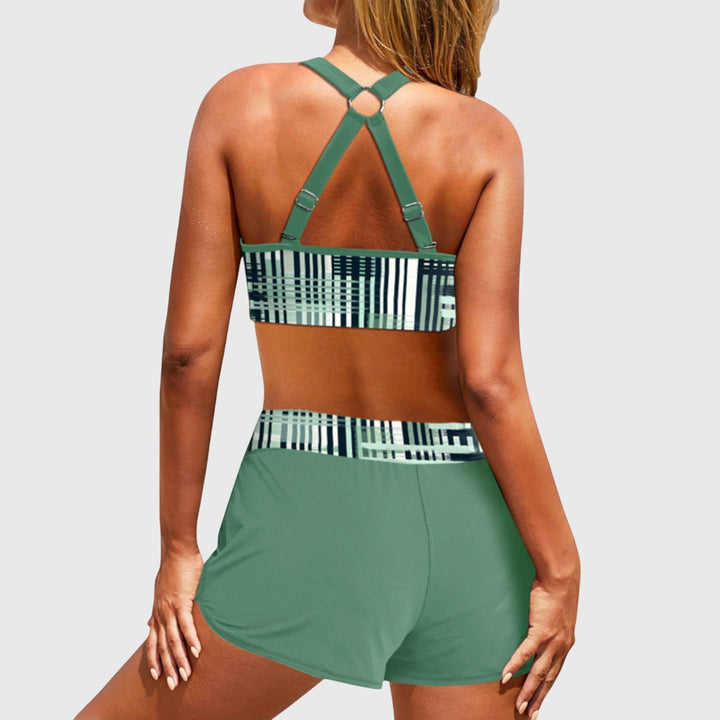 Sporty | Bikini Halter de Rayas con Shorts Deportivos