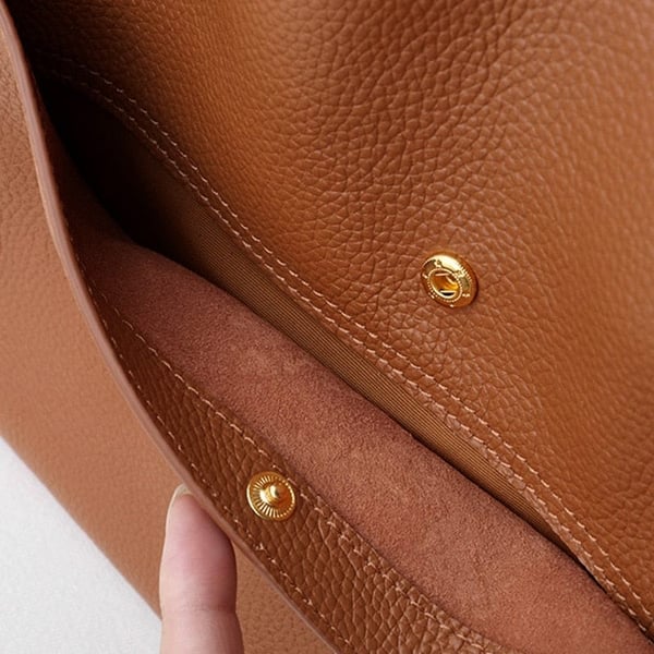 Bolso de hombro liso y unicolor de cuero genuino