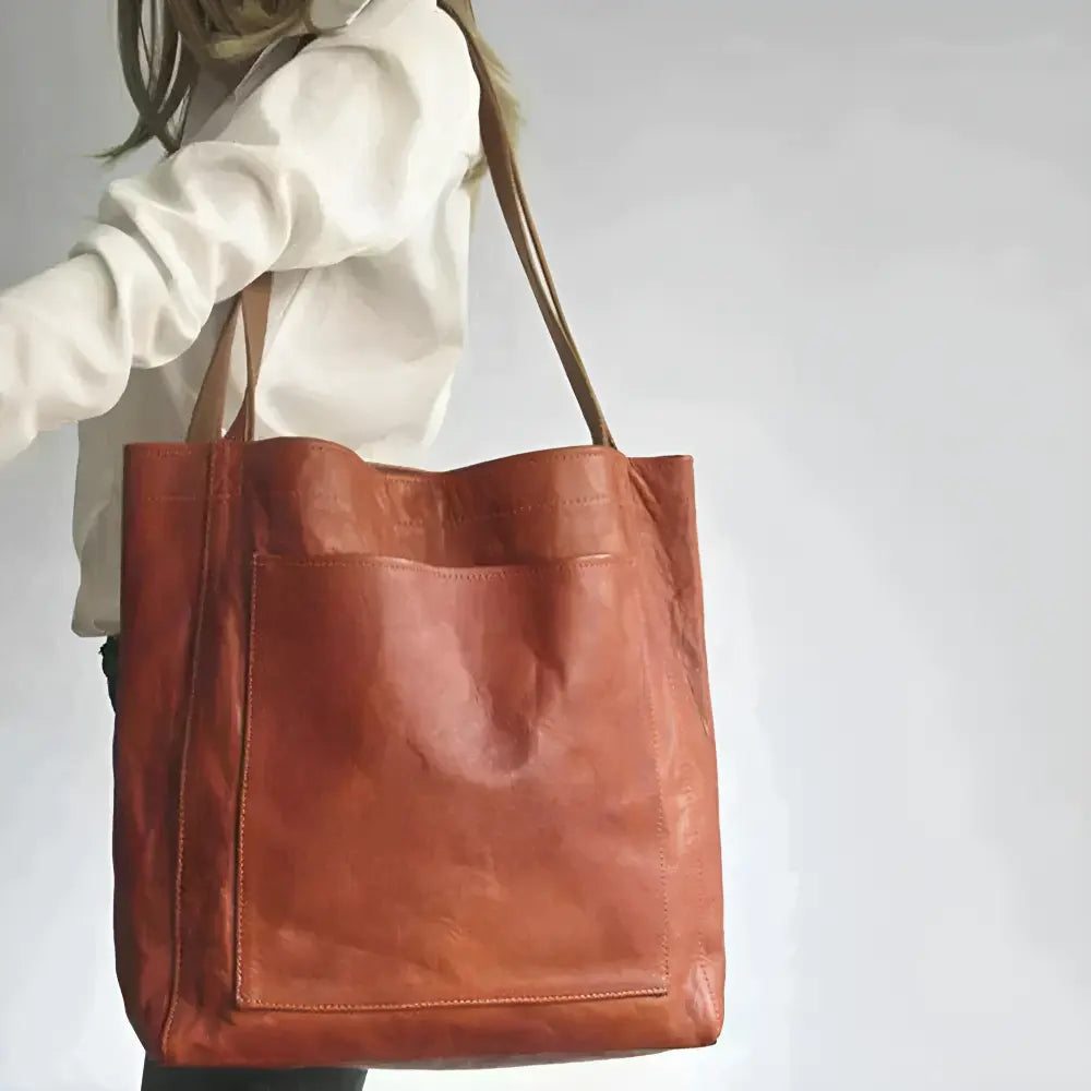 La Elegancia Contemporánea de Lorena | Bolso de Cuero Estiloso