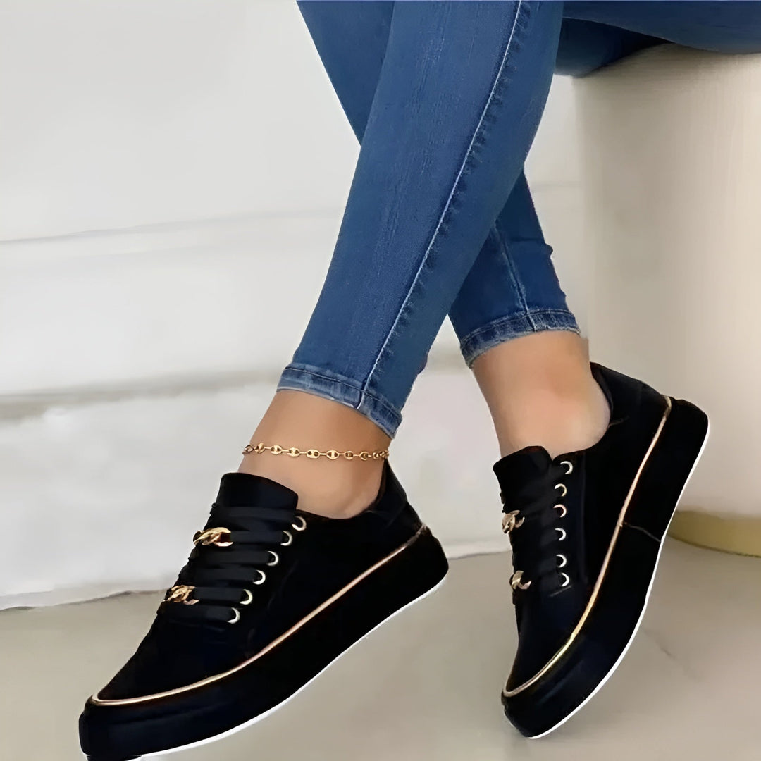 Alexia | Zapatillas ortopédicas para mujer con cordones y detalles dorados