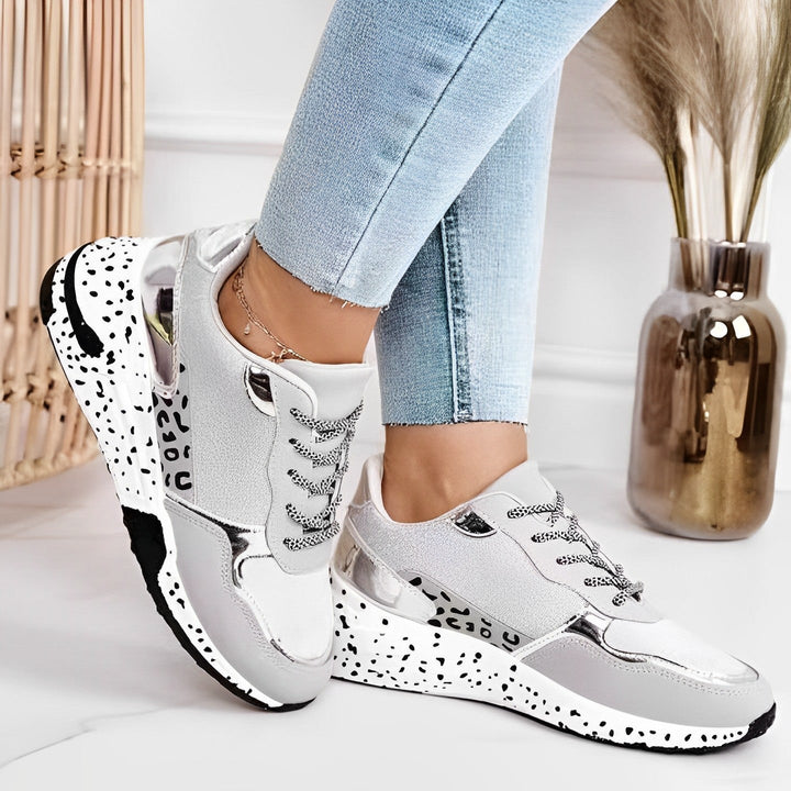 Consuelo | Zapatillas ortopédicas con cordones y suela gruesa