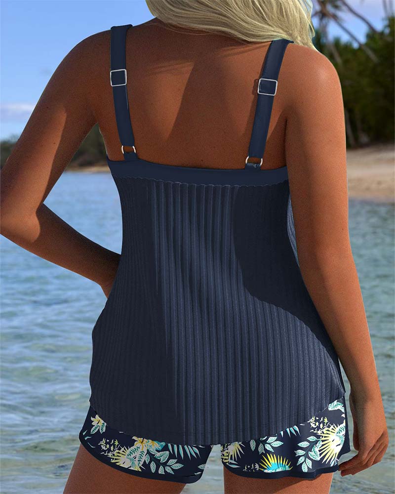 Carla | Tankini de Rayas con Pantalón Corto de Playa